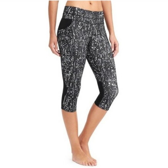 Athleta‎ Pebble Be Free Knicker Capri Leggings Size Medium - Picture 1 of 13
